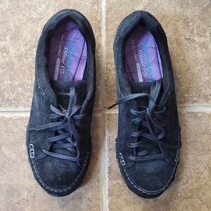 NWOT air cooled memory foam suede sneaker